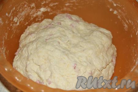 Замесить мягкое и очень нежное тесто.
