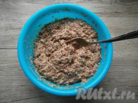 Еще раз печеночный фарш перемешать.