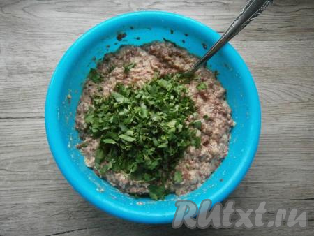 Добавить, по желанию, измельченную петрушку.