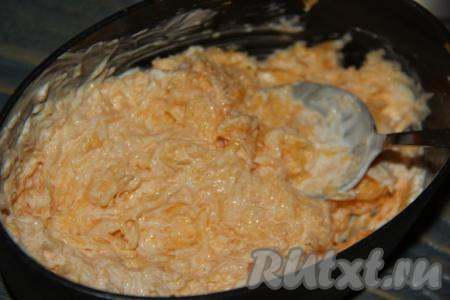 Тщательно перемешать тыкву со сметаной.