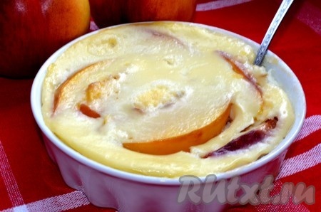 Десерт из фруктов и йогурта