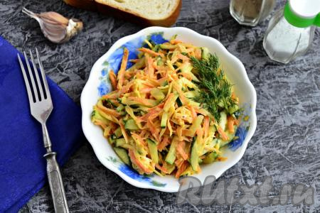 Салат из свежих огурцов и моркови
