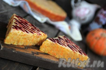 При подаче я полила манник вишнёвым сиропом. Очень вкусная выпечка, попробуйте!