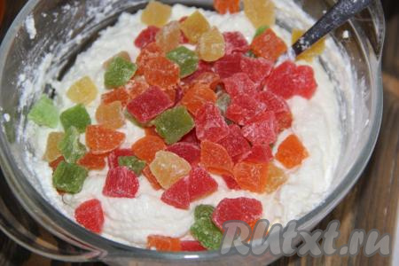 Затем добавить цукаты.