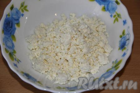 Я использовала творог жирностью 9%.