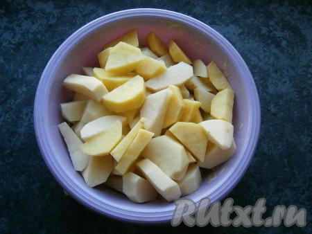 Картофель нарезать довольно крупно.