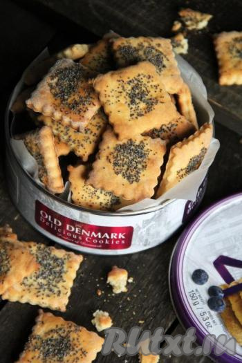 Печенье слегка остудить, а затем подать к чаю. Выпечка получается очень вкусной и нежной. Приготовьте печенье на сметане без добавления масла или маргарина по этому простому рецепту, я думаю, вы останетесь довольны результатом!