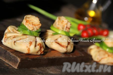 Блины, фаршированные яйцом и зеленым луком