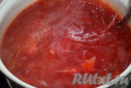 Провариваем постный борщ &nbsp;со свеклой и капустой до закипания.