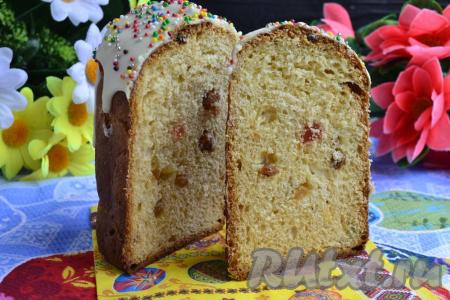 Разрез кулича с цукатами и изюмом