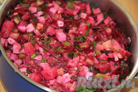 Заготовка для холодного борща готова, при желании, её можно 1-2 суток хранить в холодильнике.