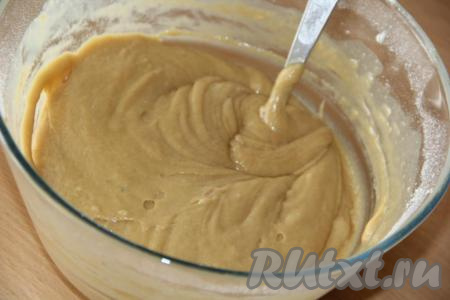 Перемешать тесто до однородности.