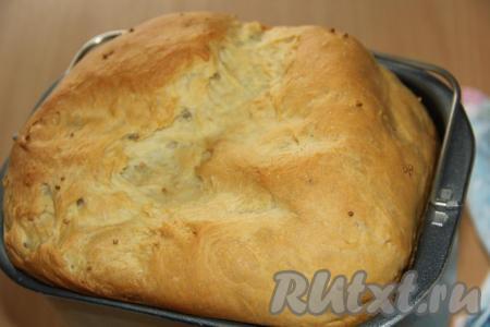 По сигналу вынуть ведёрко с хлебом из хлебопечки, слегка остудить и достать хлебушек из ведёрка, остудить на решётке. Горчичный хлеб получился очень высоким, выпекала до средней корочки, вес готового хлебушка 1 килограмм.