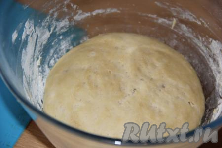 Тесто увеличится в объёме в несколько раз.