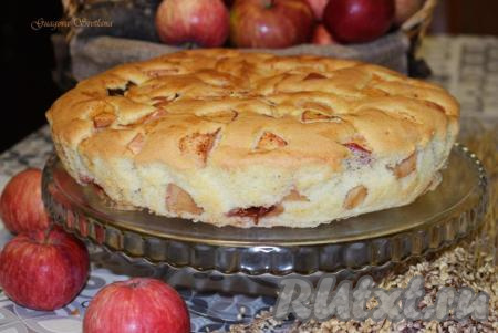 Вкусная, очень ароматная и аппетитная шарлотка со сливами и яблоками соберёт за столом всю семью. Доступный, незамысловатый набор продуктов, бесподобный вкус и лёгкость в приготовлении - вот залог того, что этот пирог станет частым гостем на вашем столе!