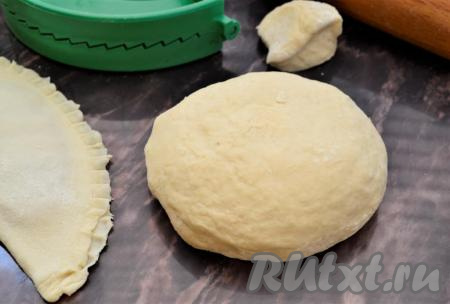 Тесто с уксусом для чебуреков 