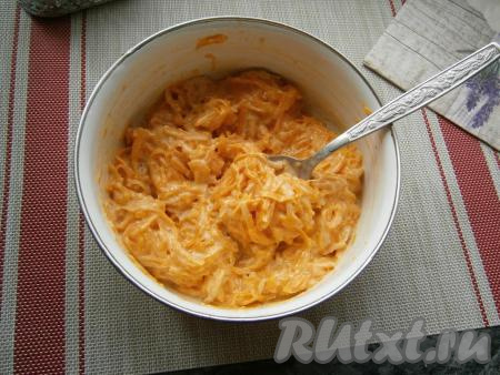 Снова перемешать и достаточно густое тыквенно-яблочное тесто для оладий готово.