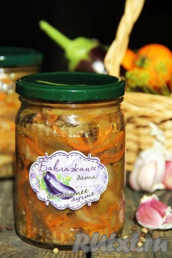 Баклажаны, приготовленные с болгарским перцем по-корейски, получаются аппетитными, в меру острыми и вкусными. Зимой такая заготовка станет прекрасным дополнением ко многим блюдам, попробуйте!