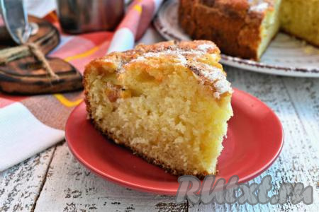 Посмотрите, какой аппетитный деревенский яблочный пирог в разрезе.