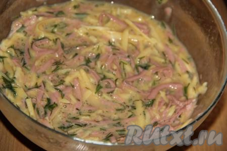 Перемешать массу ложкой (или венчиком).