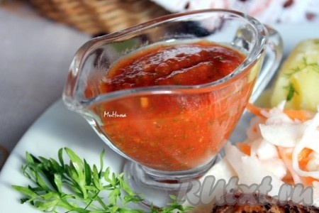 Соус из помидоров с кинзой и черемшой