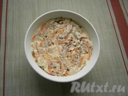 Также&nbsp;смазать&nbsp;майонезно-горчичным соусом.