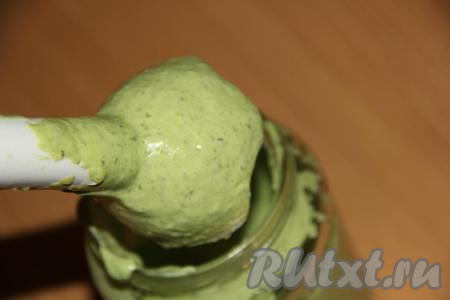 Вот такой красивый, вкусный и очень нежный соус из свежего шпината получился.