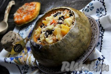 Вот такой аппетитный и очень вкусный фруктовый плов мы приготовили в тыкве, перед подачей его можно полить мёдом. Отличное блюдо для всей семьи, попробуйте!