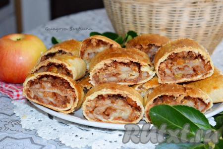 Вкуснейший и ароматнейший штрудель с яблоками и изюмом украсит любое чаепитие и соберёт всю семью за уютным столом!