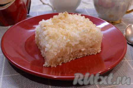 Кокосовый пирог на кефире со сливками