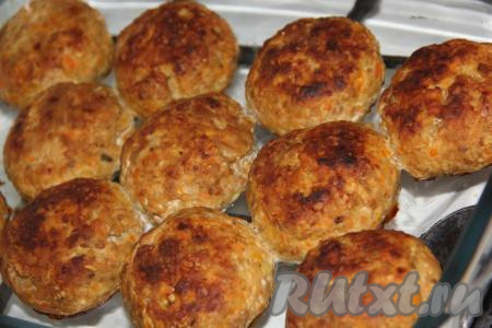 Запекать рыбные котлеты минут 35 при температуре 220 градусов.