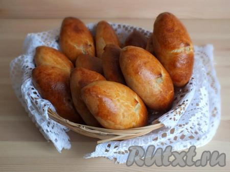 Пирожки готовы! Они имеют равномерный румяный цвет и очень аппетитно пахнут.&nbsp;&nbsp;Домашние пирожки&nbsp;"Как пух", замешанные на кефире без добавления дрожжей, получаются очень вкусными, они, действительно, оправдывают&nbsp;своё название! 