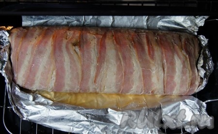 Развернуть фольгу и подрумянить рулет на гриле (если есть) минут 10.