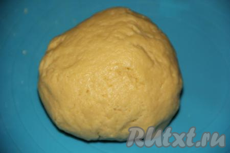 Тесто должно получиться очень мягким, нежным и пластичным.&nbsp;