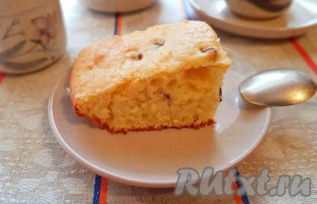 Творожный пирог с изюмом в духовке