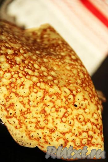 Вот какими&nbsp;красивыми&nbsp;и ажурными получились&nbsp;блины на молоке с дрожжами и манкой.