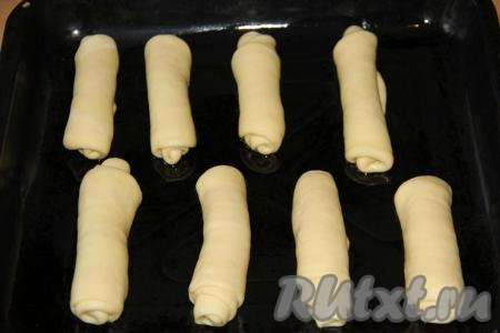 Оставить булочки на противне в тепле на 45 минут.