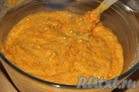 Перемешать тесто, оно получится очень воздушным, лёгким, не очень густым.