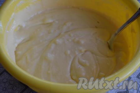 Снова перемешиваем вилкой и наше тесто готово.