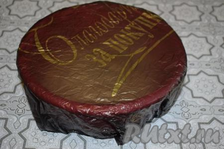 Накрываем нашу миску с тестом плёнкой и оставляем на 12-15 часов при комнатной температуре (я оставляю тесто на ночь, замешиваю его, приблизительно, в шесть вечера).