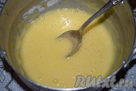 Перемешаем ингредиенты между собой до однородности.