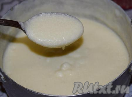 Вот такой заварной крем у нас получается.