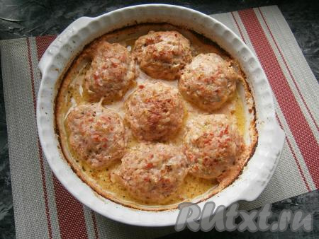 Готовить ленивые голубцы в разогретой до 180-190 градусов духовке около 50 минут.