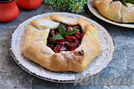 Творожная галета с клубникой 