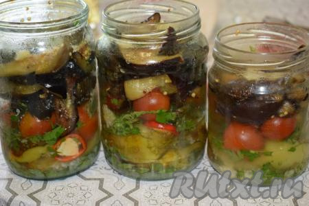 Не надо&nbsp;плотно набивать банки, оставляем место для маринада.