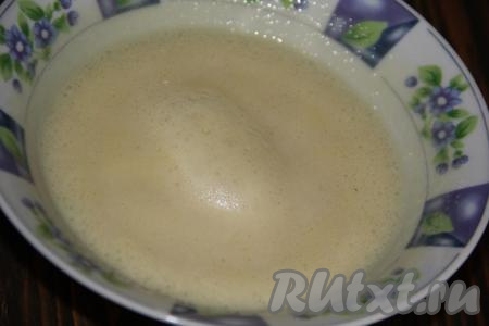 Ставим ещё на 1 минуту, затем снова достаём и перемешиваем. Повторяем эту процедуру несколько раз, каждый раз ставя на 1 минуту, а затем перемешивая.