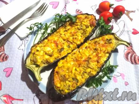 Аппетитные, вкусные, достаточно сытные баклажаны, запечённые с творогом и сыром в духовке, подаём к столу в качестве холодной закуски, либо как гарнир к мясу.