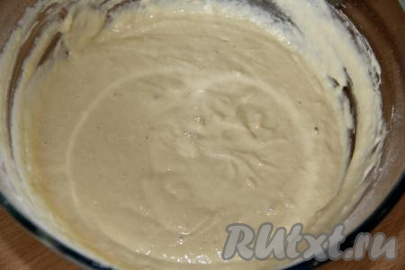 Размешать тесто венчиком и оставить на один час в тёплом месте.