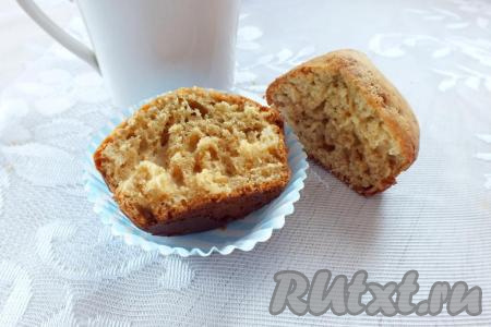 Структура готовых кексов получается пористой.