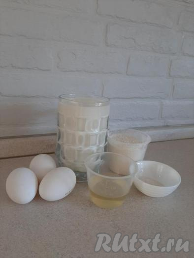 Теперь приготовим блины. Это, пожалуй, самый удачный и лёгкий рецепт блинчиков, который я пробовала. Блины получаются нежными, тающими во рту.&nbsp;Готовить их очень просто.